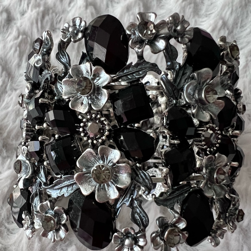 Black Stone Silver Alloy Crystal Wrap Bracelet